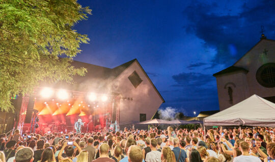 Sommer am Platz Thorsteinn Einarsson Sommer am Platz Thorsteinn Einarsson