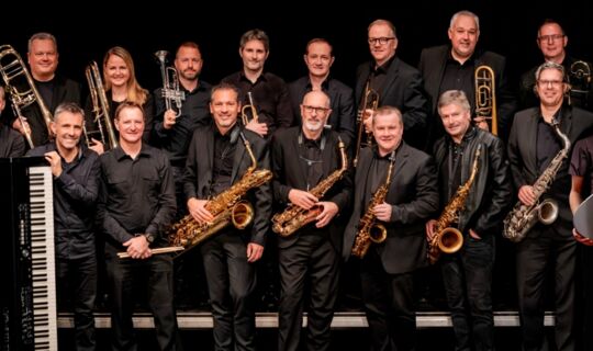 Sommer am Platz-Swingwerk Big Band feat. Julia Zischg Sommer am Platz-Swingwerk Big Band feat. Julia Zischg