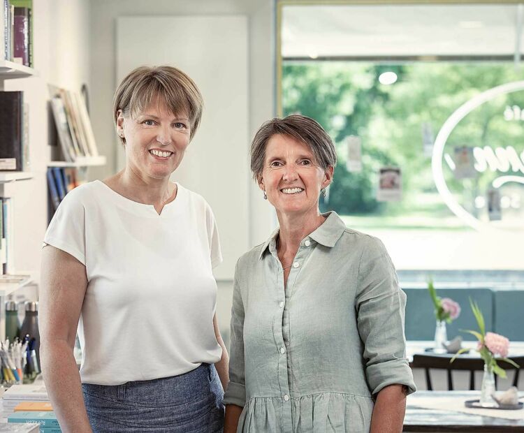 Manna Buchcafe, Alexandra und Marina Manna Buchcafe, Alexandra und Marina