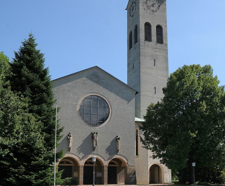 Barbara Neyer - Fred Böhringer Katholische Pfarrkirche Zum Göttlichen Erlöser 1