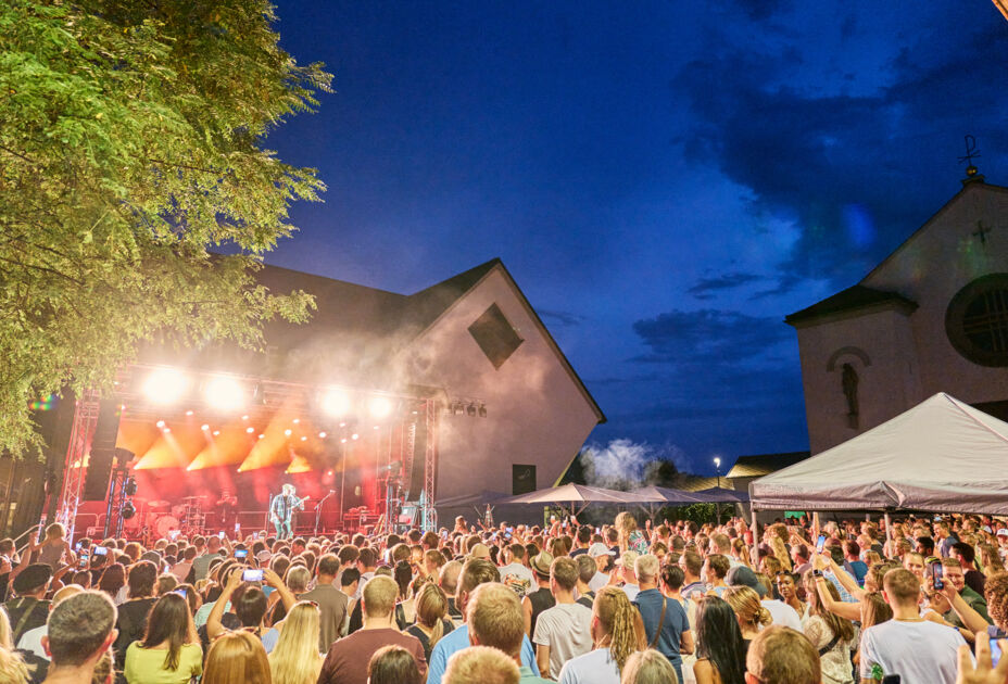 Sommer am Platz Thorsteinn Einarsson