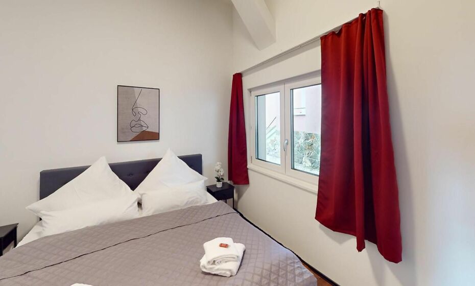 CROWN LIVING Design Loft, KÃ¼che, Bibliothek, Gartensitzplatz