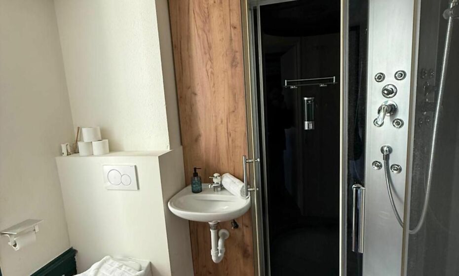 CROWN LIVING Villa Blumenau Studios, SmartTV, Parkplatz CROWN LIVING Villa Blumenau Studios, SmartTV, Parkplatz