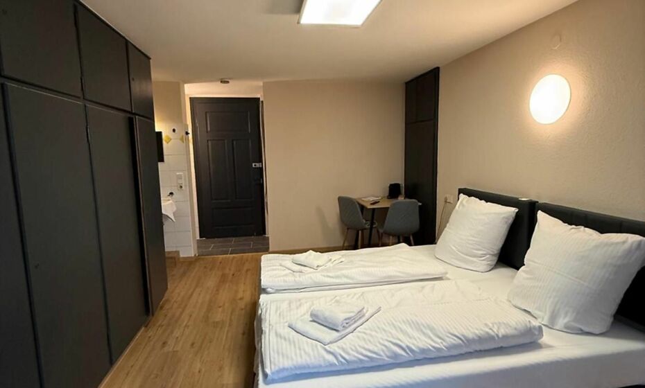 CROWN LIVING Villa Blumenau Studios, SmartTV, Parkplatz