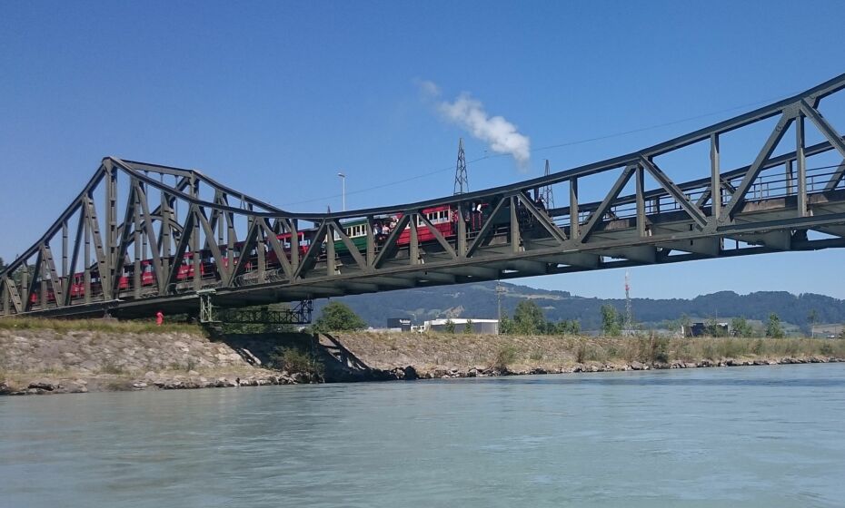 Schweizerischer Pontonier-Sportverband - Rhein-Schauen Rheinbähnle über die Wiesenrainbrücke