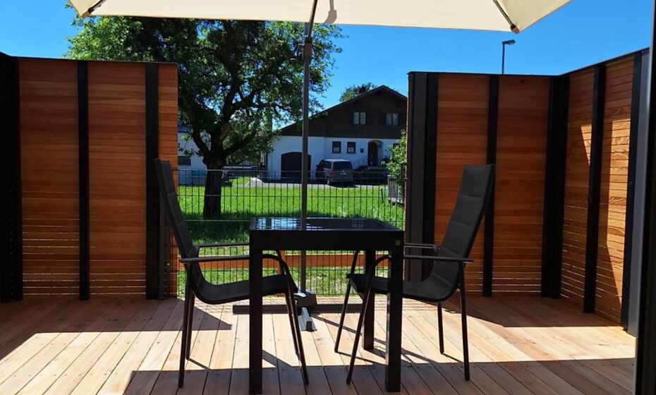 Tiny House möbliert inkl grosser Terrasse Tiny House möbliert inkl grosser Terrasse