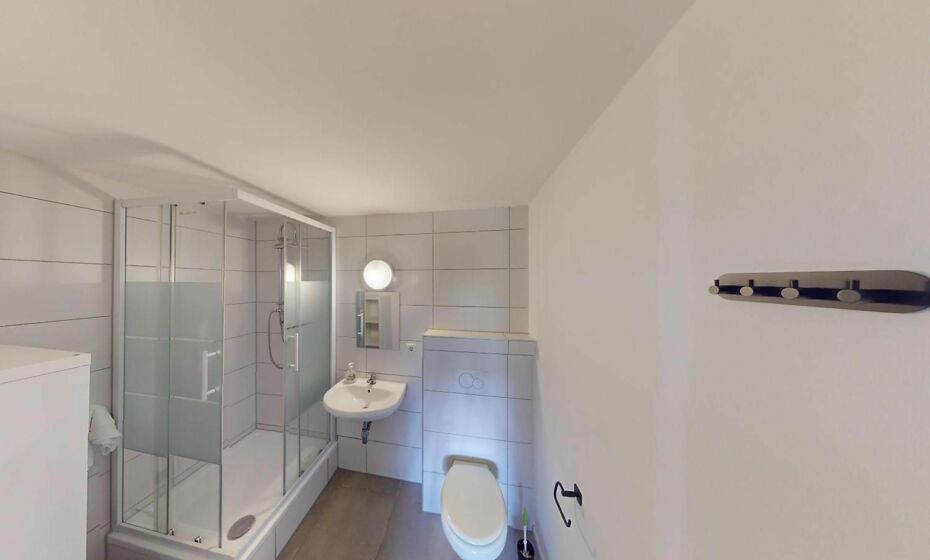 CROWN LIVING Design Loft, KÃ¼che, Bibliothek, Gartensitzplatz