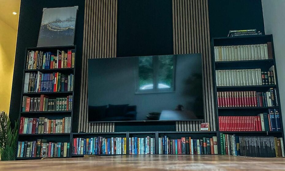 CROWN LIVING Design Loft, KÃ¼che, Bibliothek, Gartensitzplatz