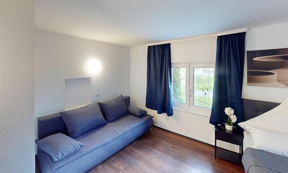 CROWN LIVING Design Loft, KÃ¼che, Bibliothek, Gartensitzplatz