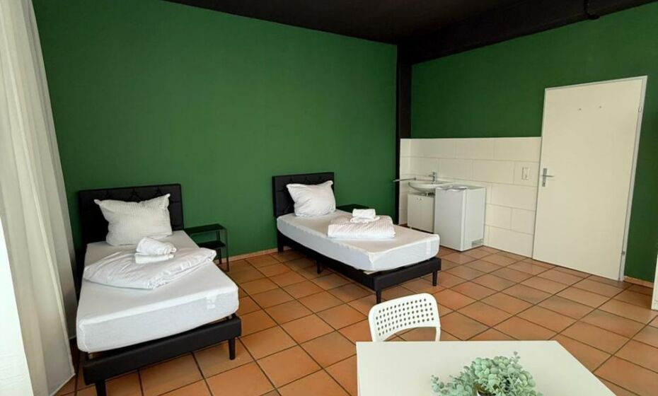 CrownLiving Babylon Studios CrownLiving Babylon Studios