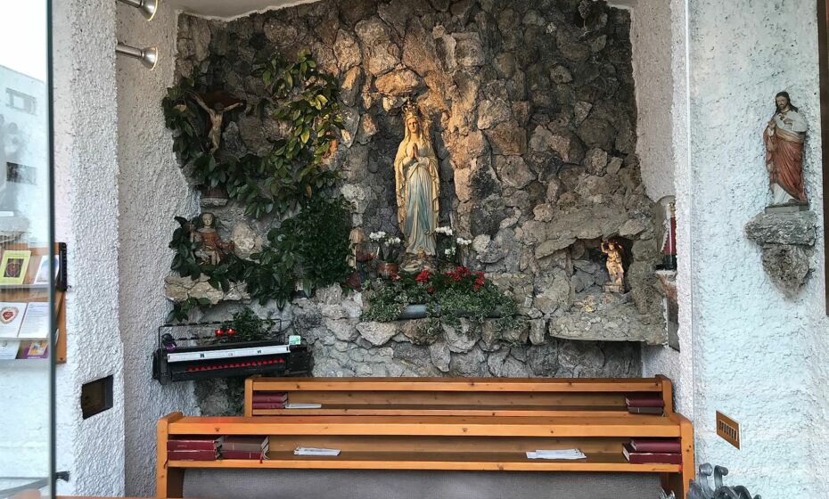 Lourdeskapelle, Lustenau, Lourdesgrotte